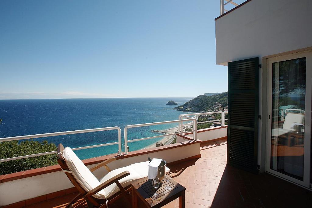 Suite with Terrace,19782892:JPEG