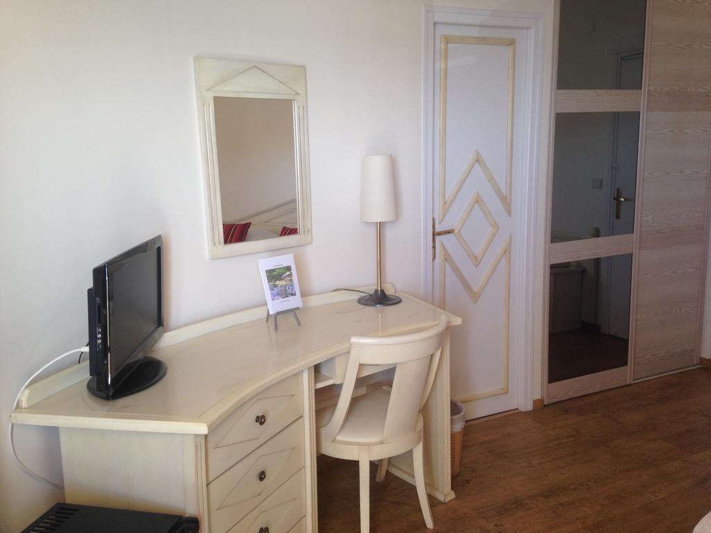 Chambre Double - Vue sur Mer - Premier Étage (2 Adultes + 1 Enfant)
