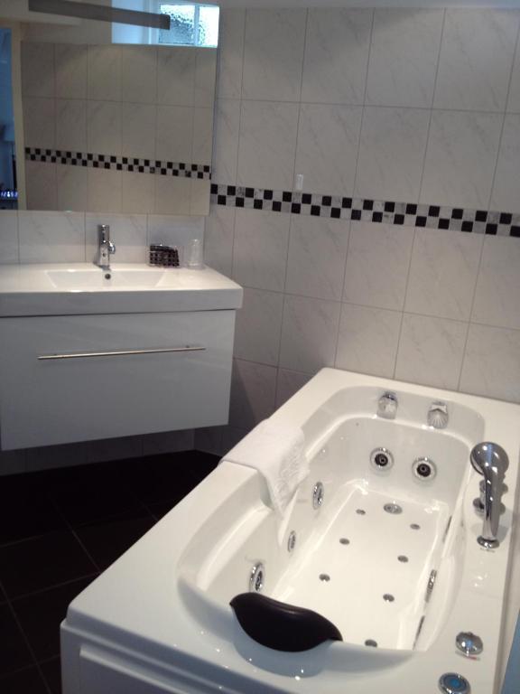 Deluxe Tweepersoonskamer met 2 Aparte Bedden