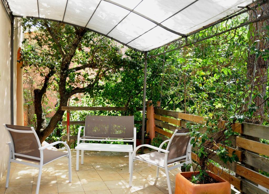 Comfort Doppelzimmer mit Whirlpool-Badewanne und Gartenblick