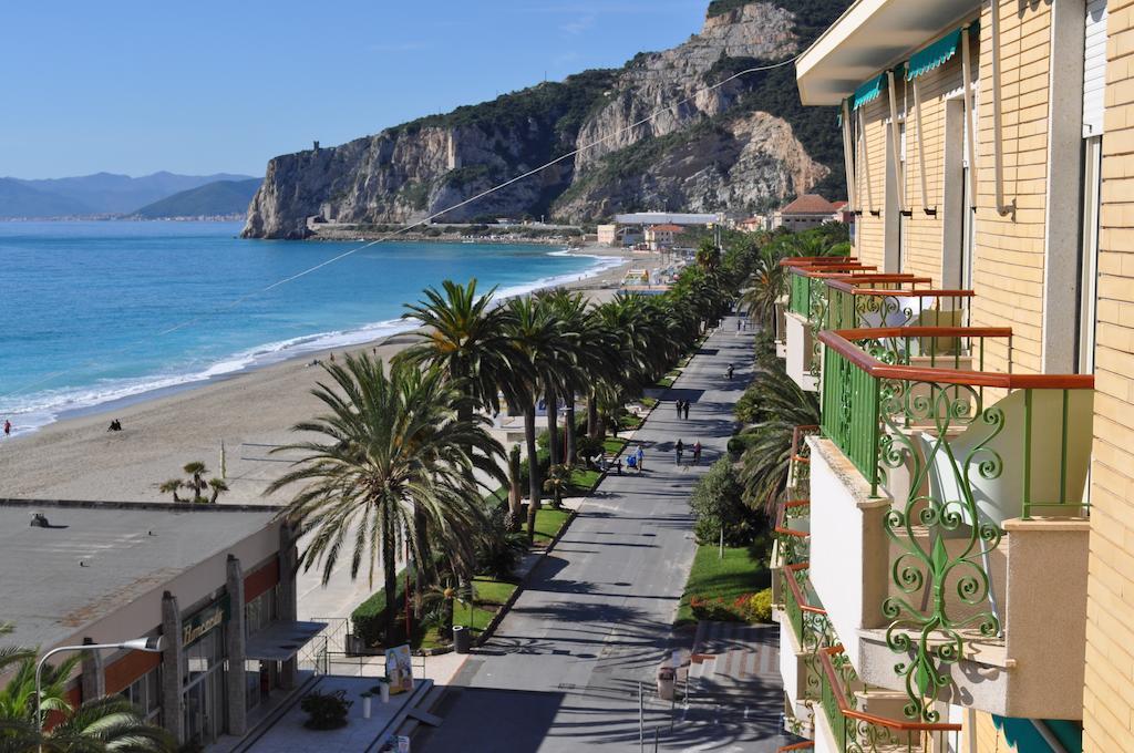 Camera Matrimoniale/Doppia con Letti Singoli con Balcone e Vista Mare