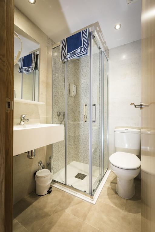 Habitación Doble con baño privado - 1 cama doble