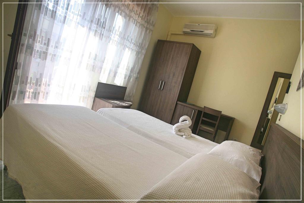 Double or Twin Room,263572981:JPEG