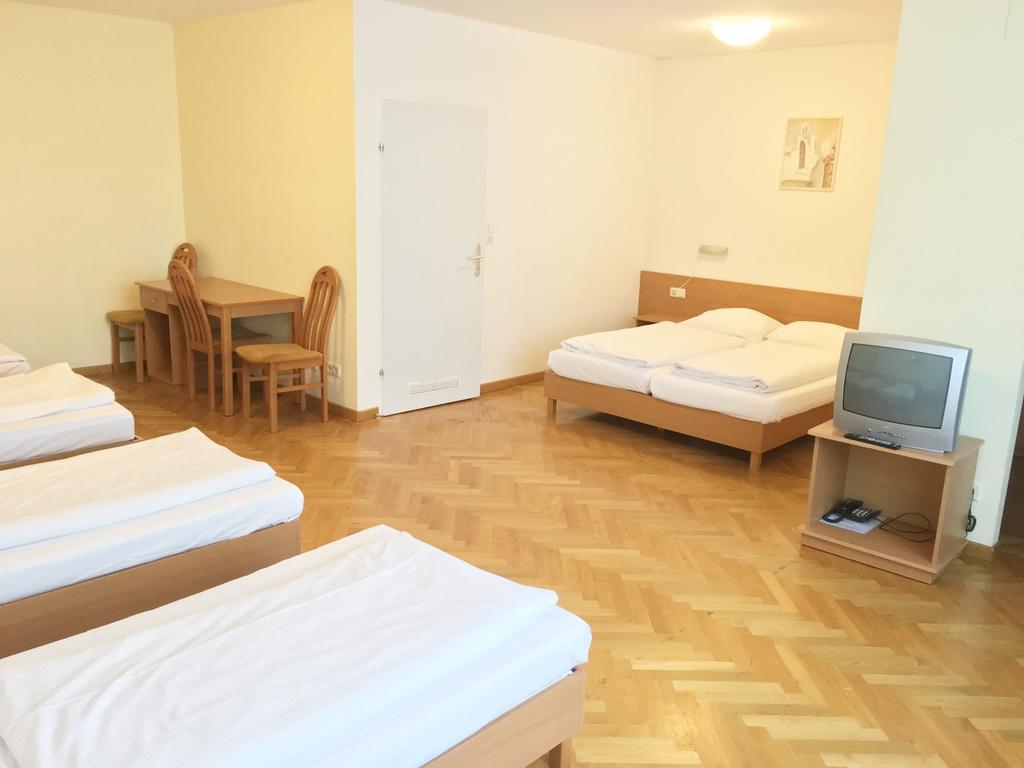 Sechsbettzimmer