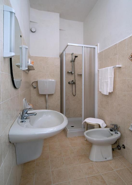 Penthouse Suite with Hot Tub,464439573:JPEG