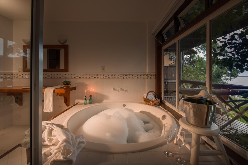 Bangalô Deluxe com Banheira de Hidromassagem e Vista do Mar