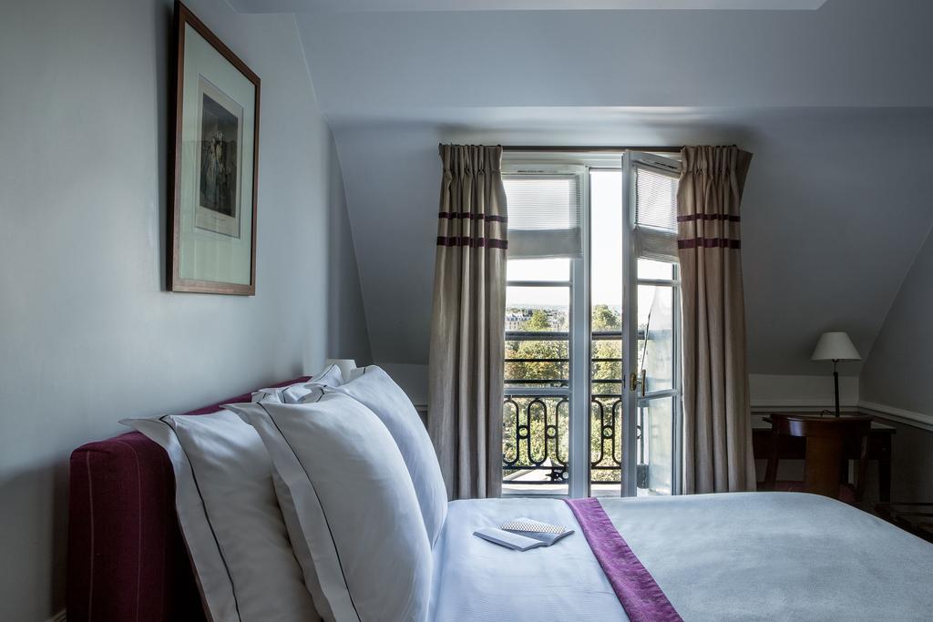 Deluxe Doppelzimmer mit Blick auf Paris
