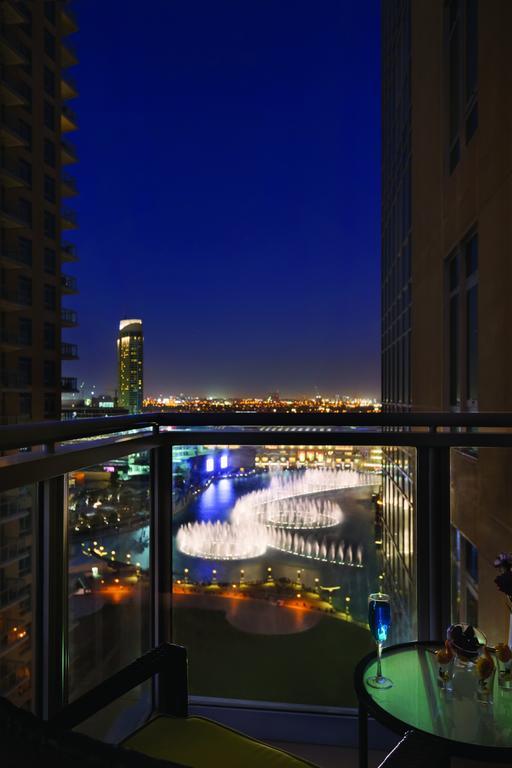 1 Schlafzimmer, Balkon, Kingsize-Bett, Blick auf den Brunnen, Raucher