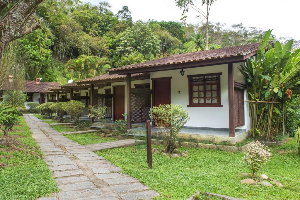 Quarto Standard com Cama de Casal ou 2 de Solteiro e Vista do Jardim