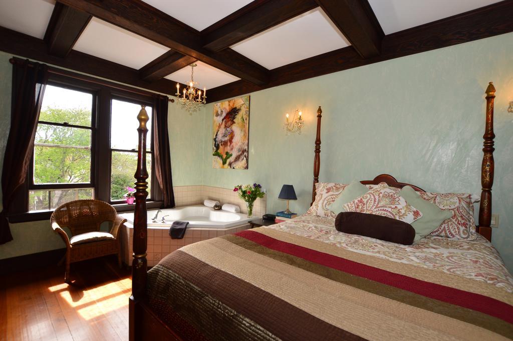 Chambre Lit Queen-Size avec Baignoire Spa