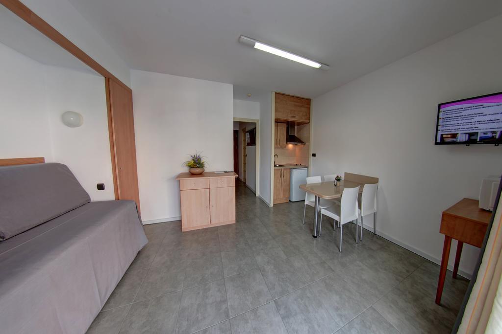 Standard Apartment,1155190860:JPEG