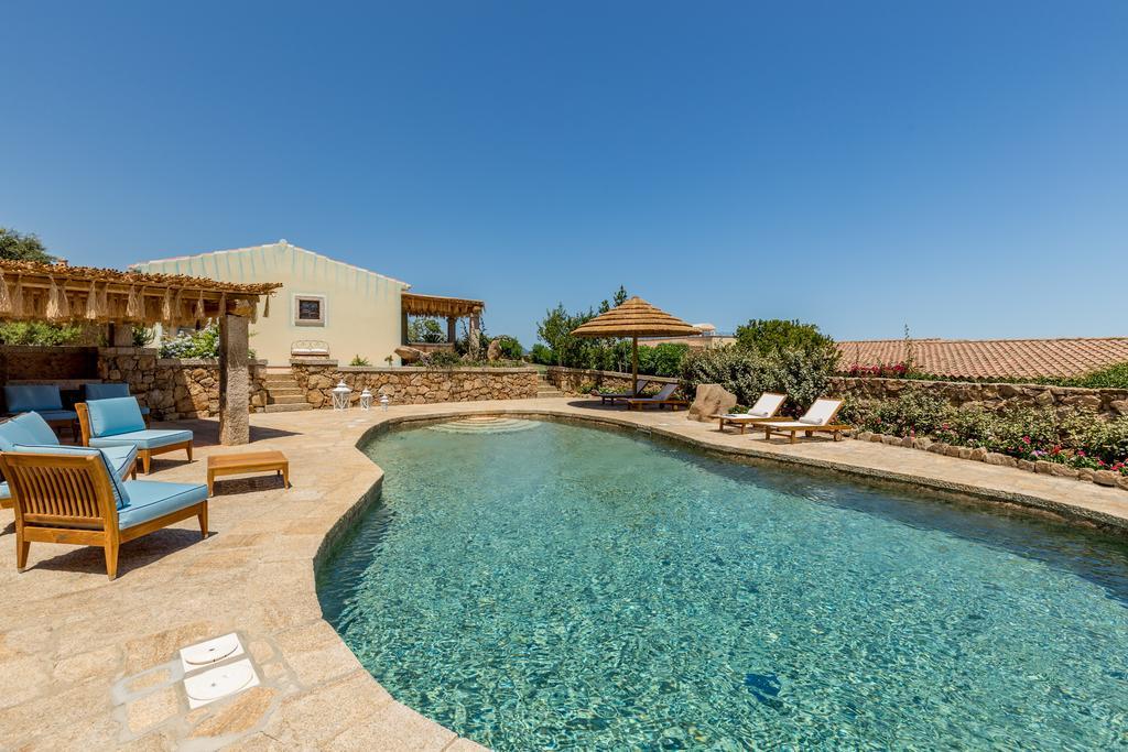 Suite con 3 Camere da Letto e Piscina