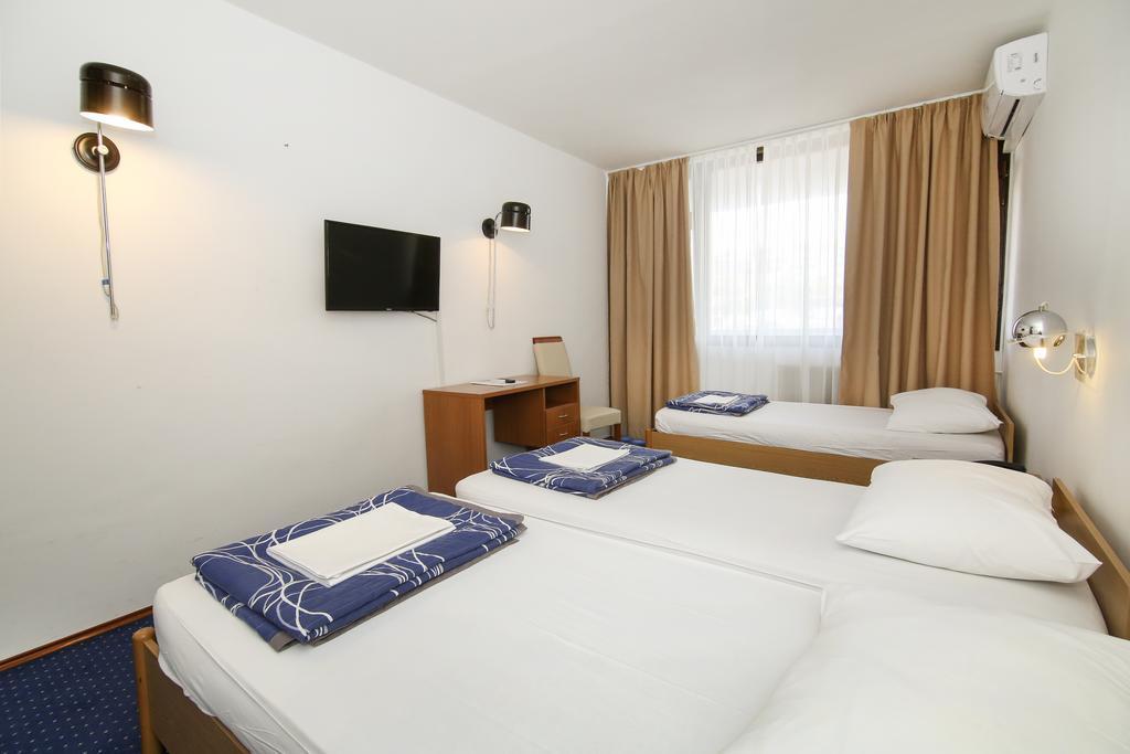 Standaard Tweepersoonskamer met 1 of 2 Bedden en een Balkon - Uitzicht op Zee