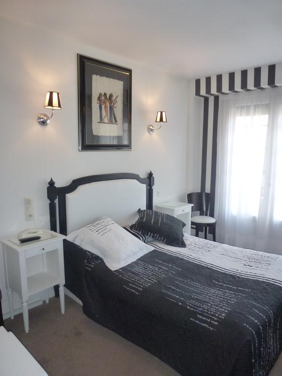 Chambre Simple - 1er Étage Accessible Uniquement par Escaliers