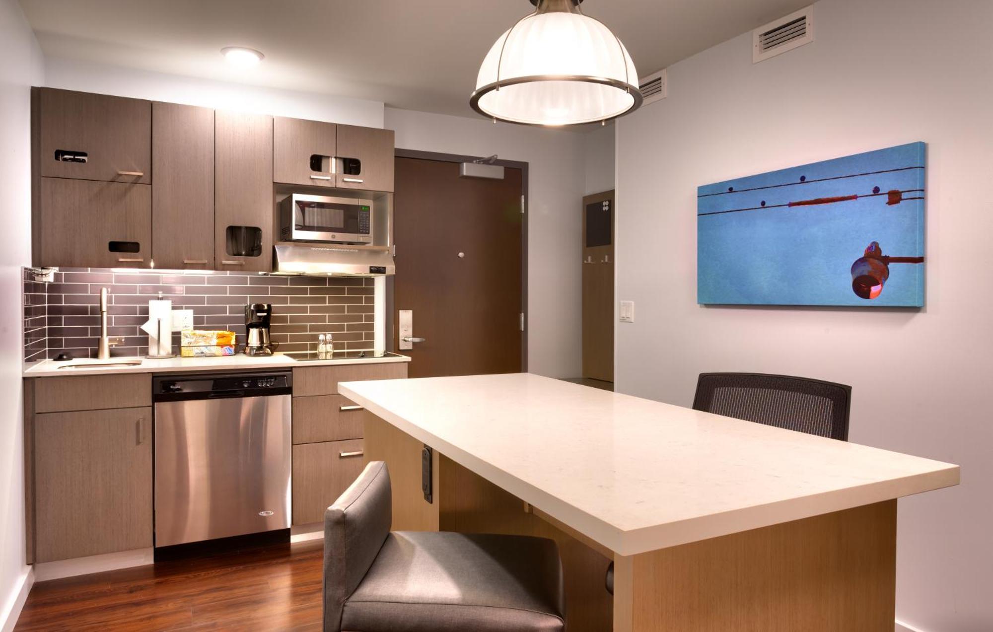King Studio Suite with Kitchen and Sofa Bed