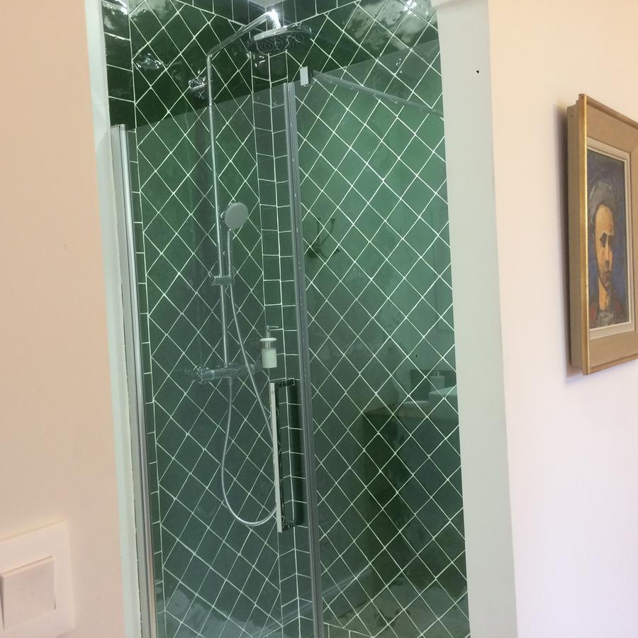 Chambre Triple avec Salle de Bains Privative