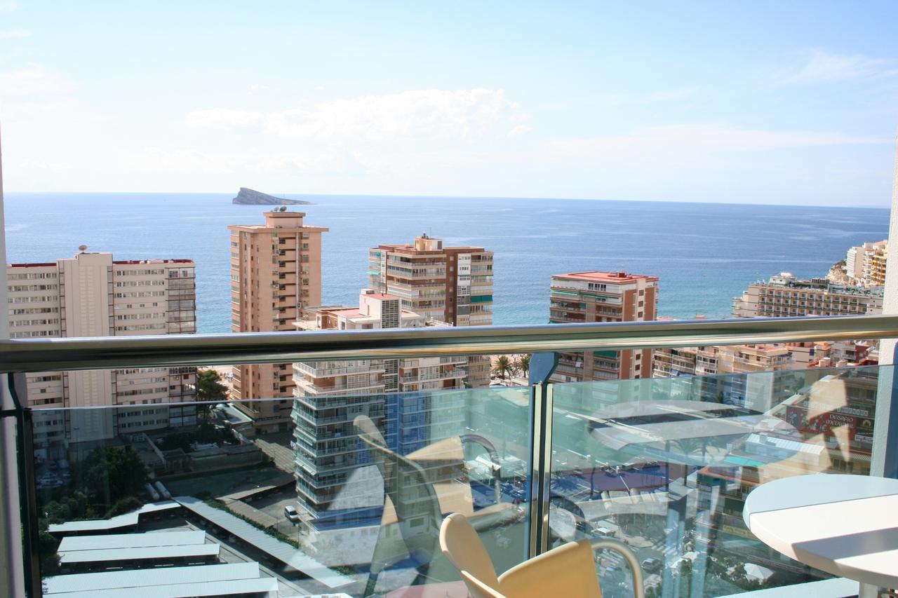 Habitación doble Deluxe con 2 camas, terraza y vistas al mar (2 adultos)