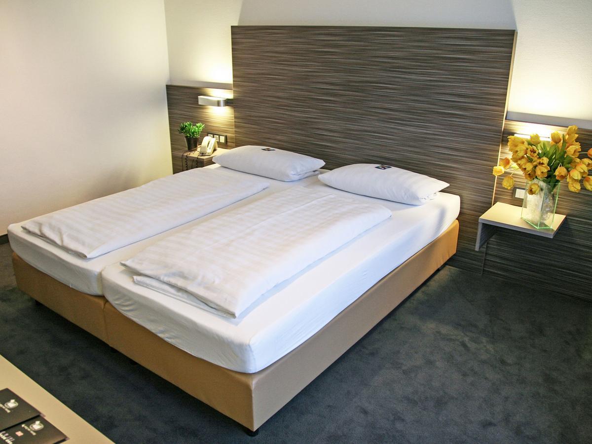 Doppelzimmer mit Balkon
