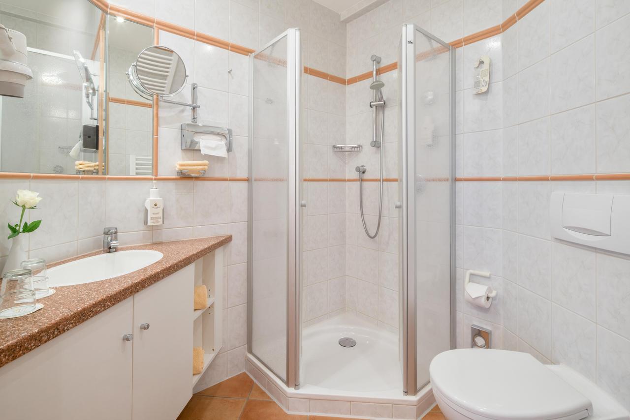 Small Double Room,1765764576:JPEG