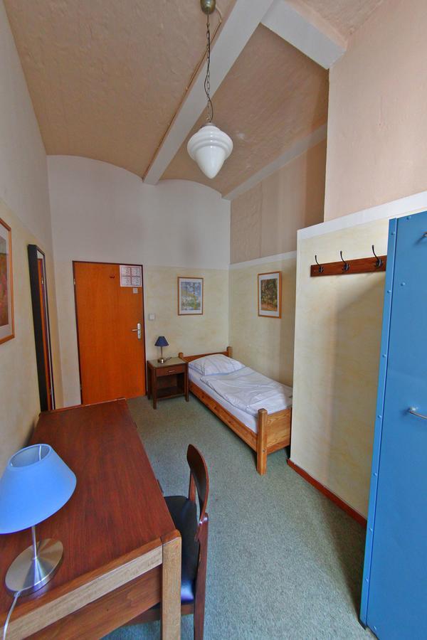 Chambre Simple avec Salle de Bains Commune