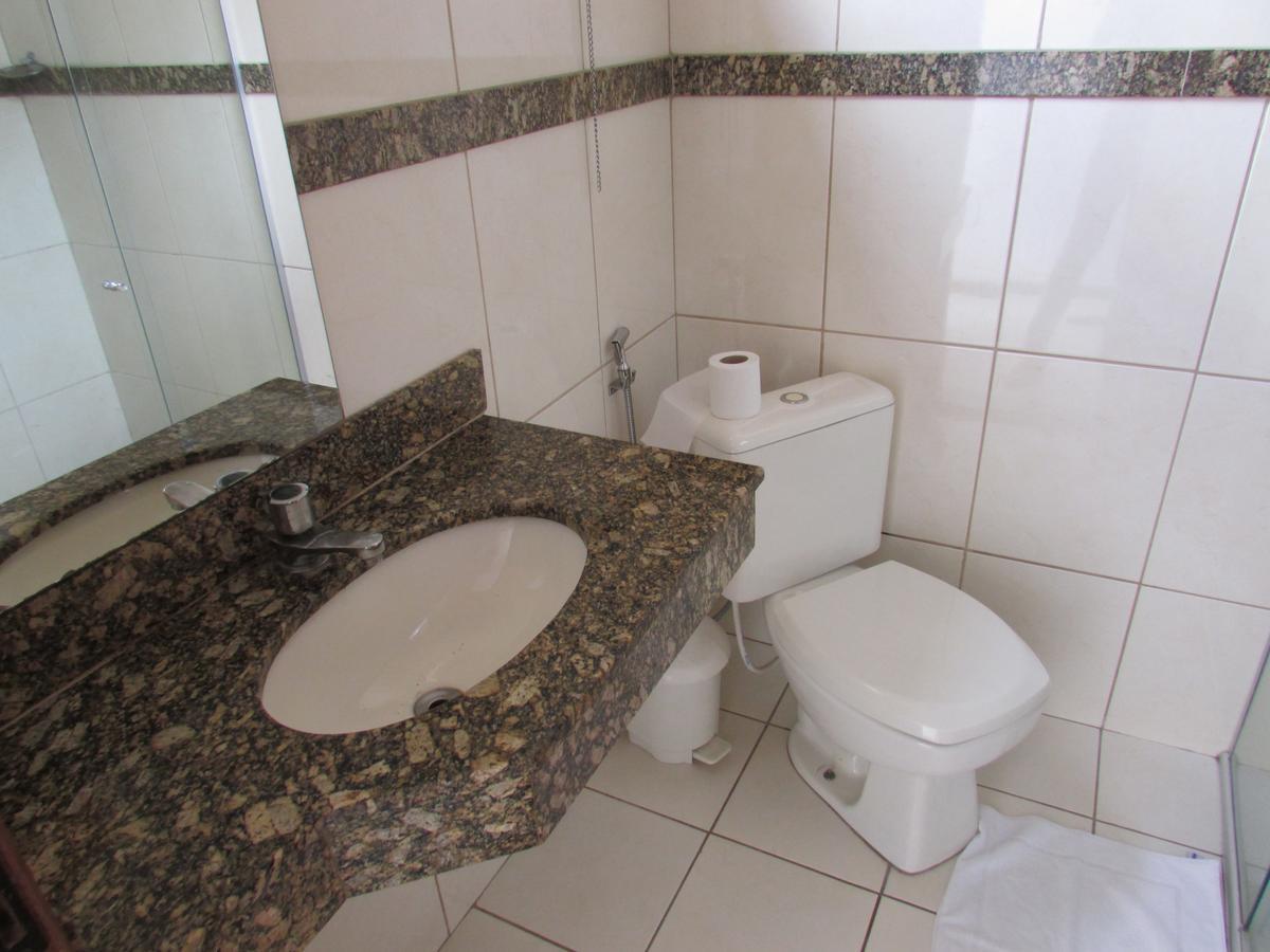 Quarto Econômico com 2 Camas de Solteiro
