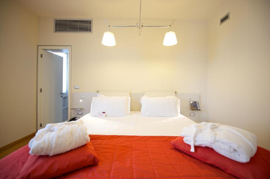 Quarto Duplo Clássico com Cama King-size