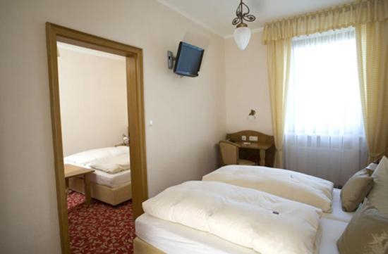Familienzimmer (4 Erwachsene)