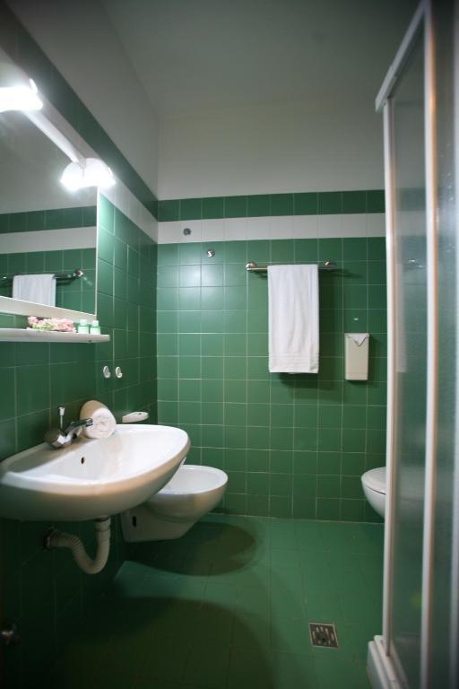 Bungalow con 2 Camere da Letto (2 Adulti + 2 Bambini)
