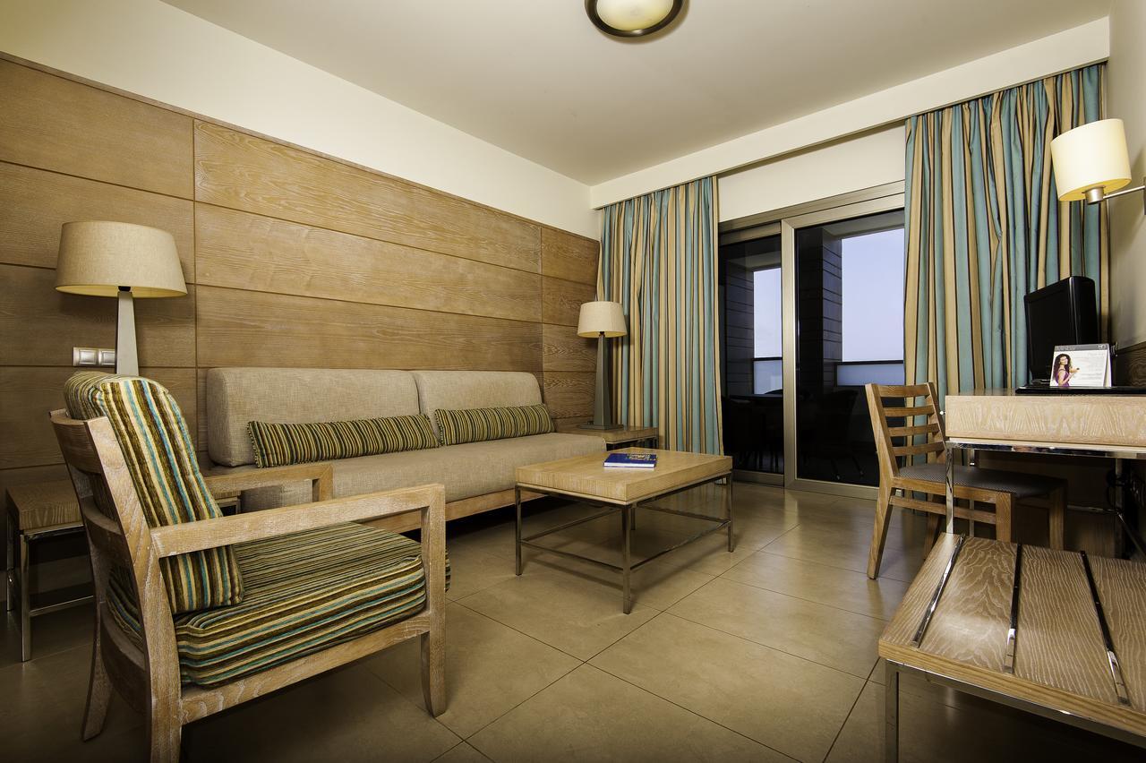 Suite Junior con vistas al mar (3 adultos)