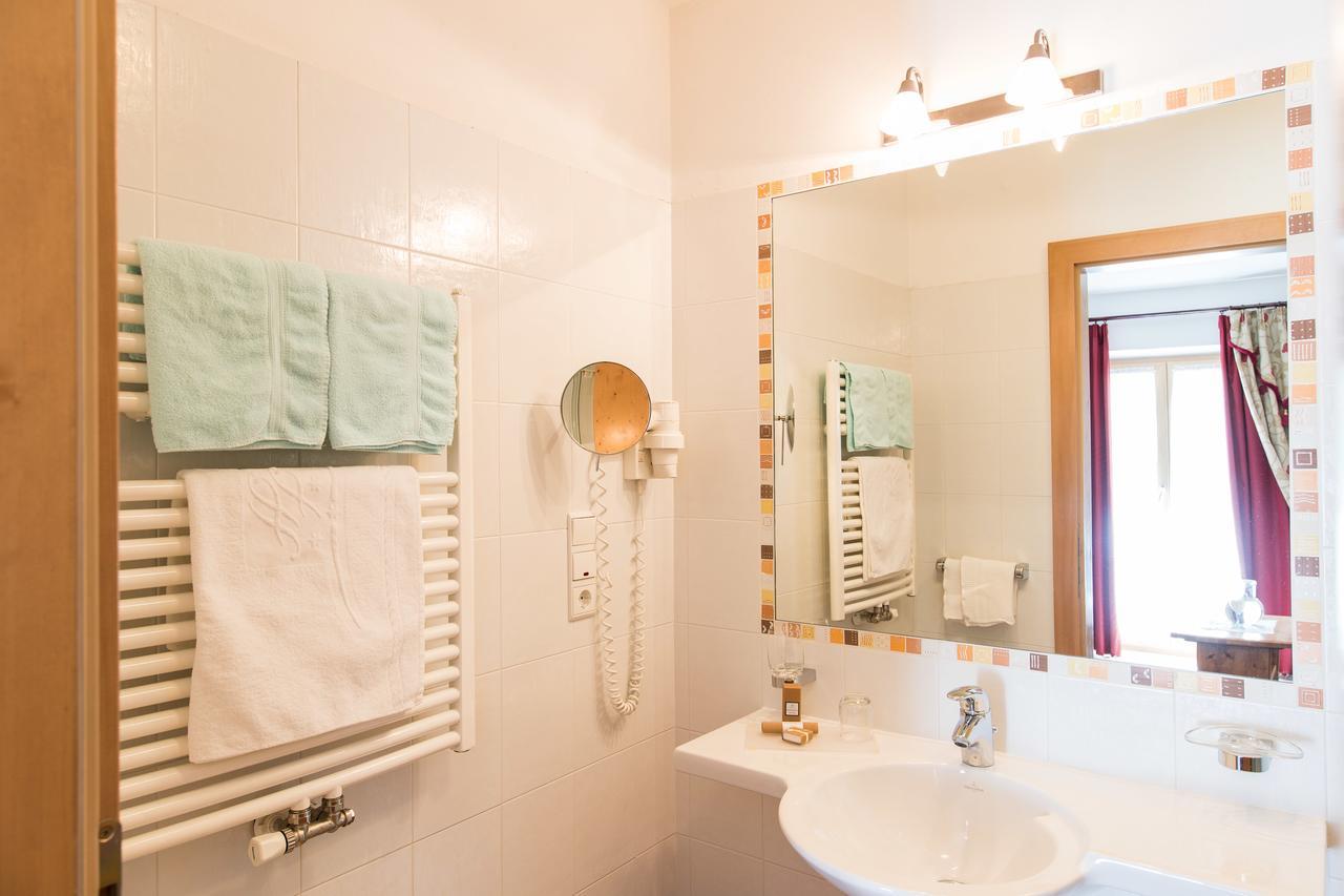 Familiensuite mit Balkon