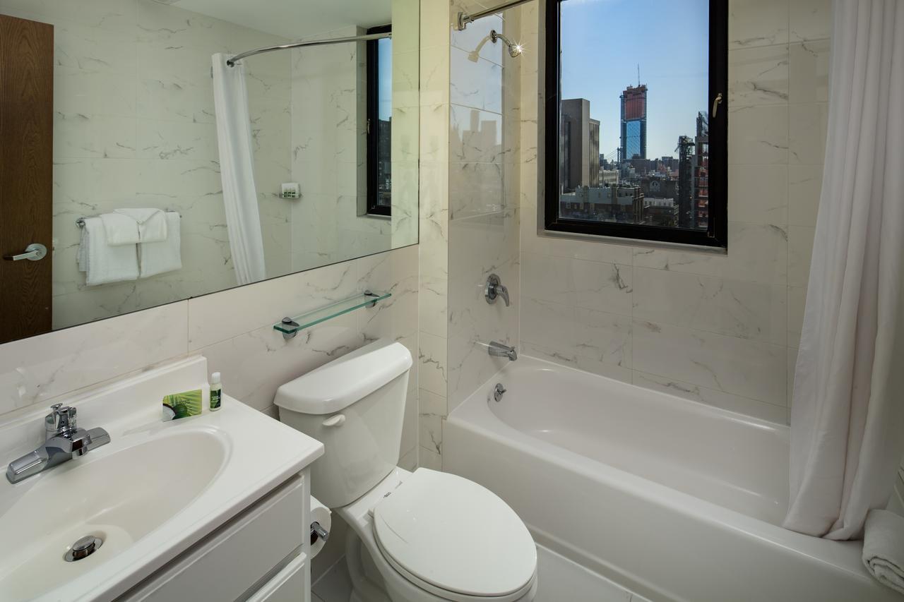 Premier Zimmer mit Queensize-Bett und Stadtblick
