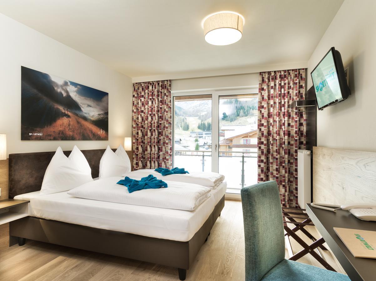 Doppelzimmer mit Balkon