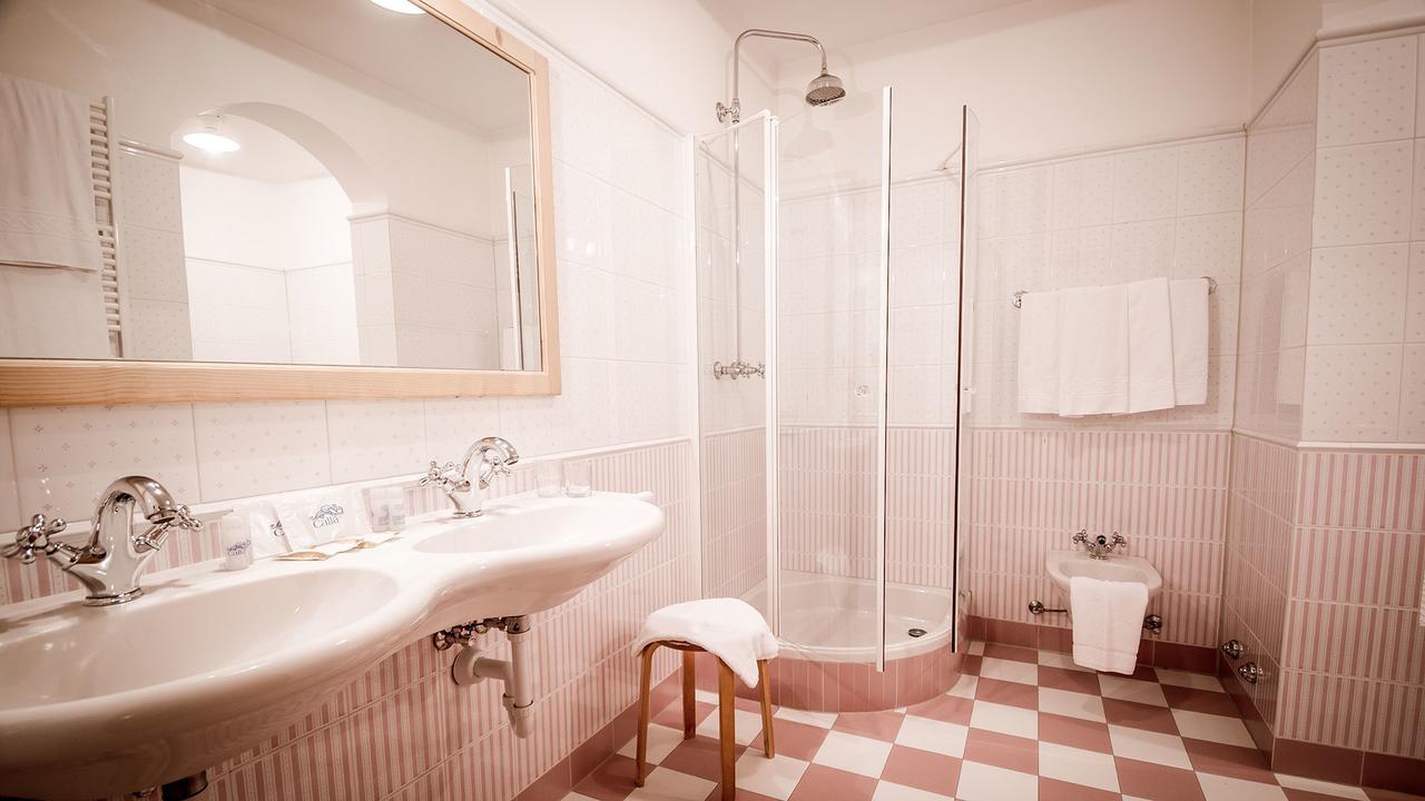 Superior Double Room with King-Size Bed and Balcony