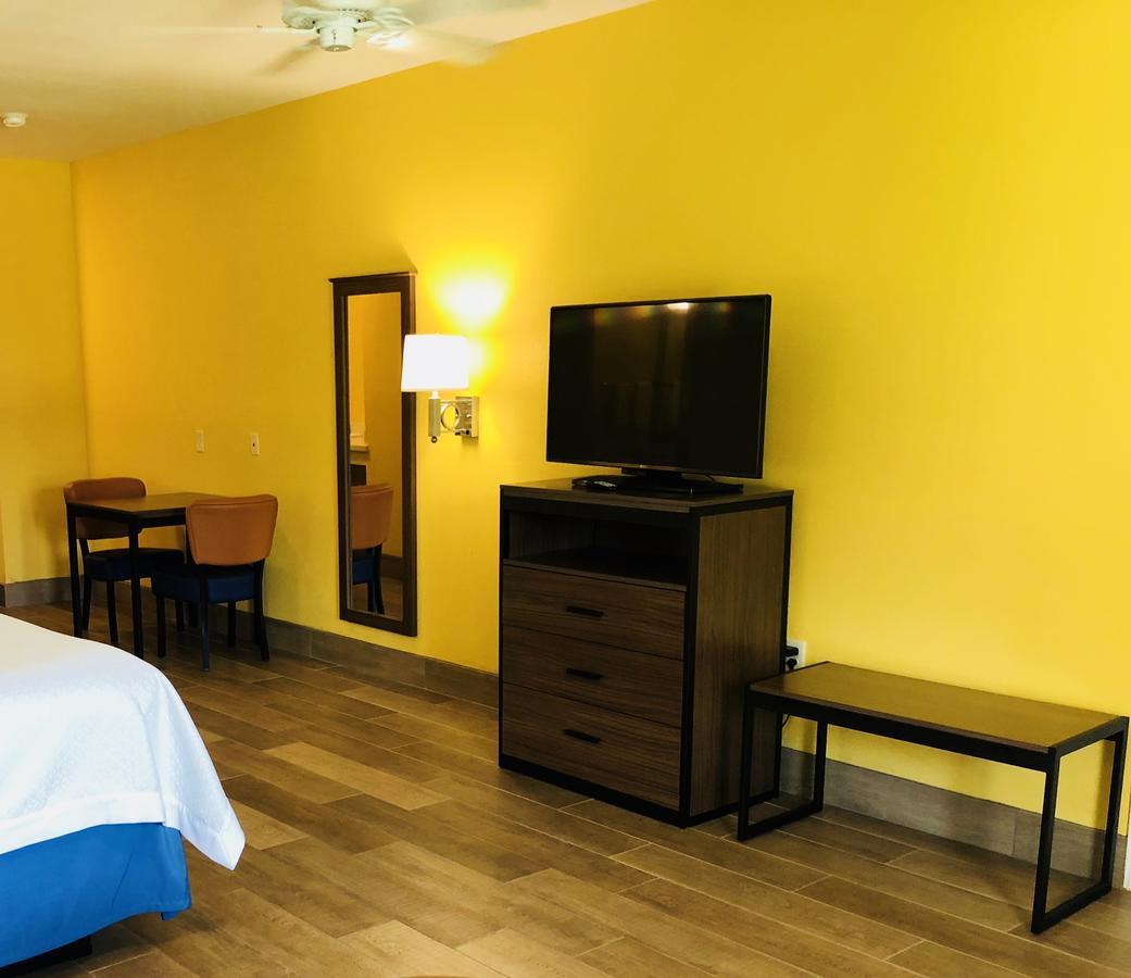 King Room - Non-Smoking