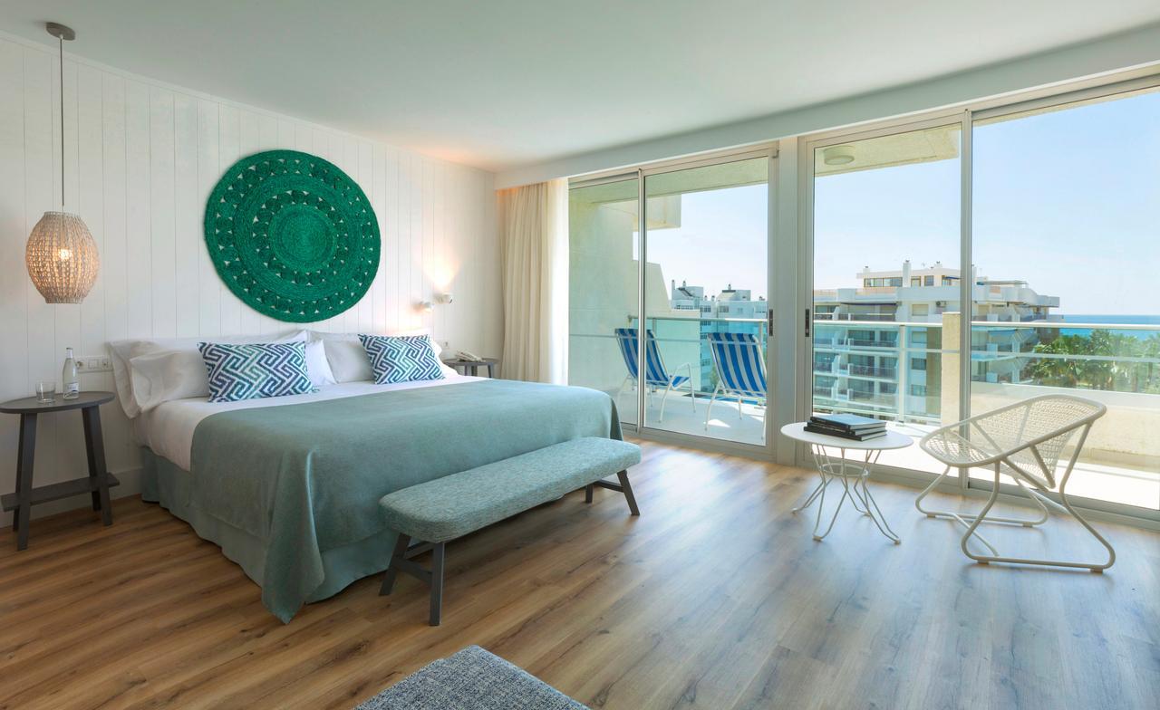 Suite Méditerranéenne – Vue Frontale sur Mer (3 Adultes)
