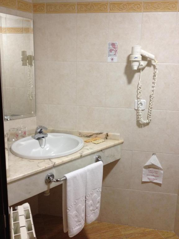 Single Room,61995061:JPEG