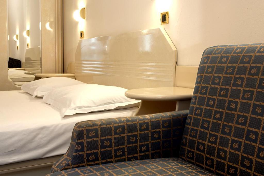 Classic Zimmer mit Schlafsofa und Balkon - Meerseite