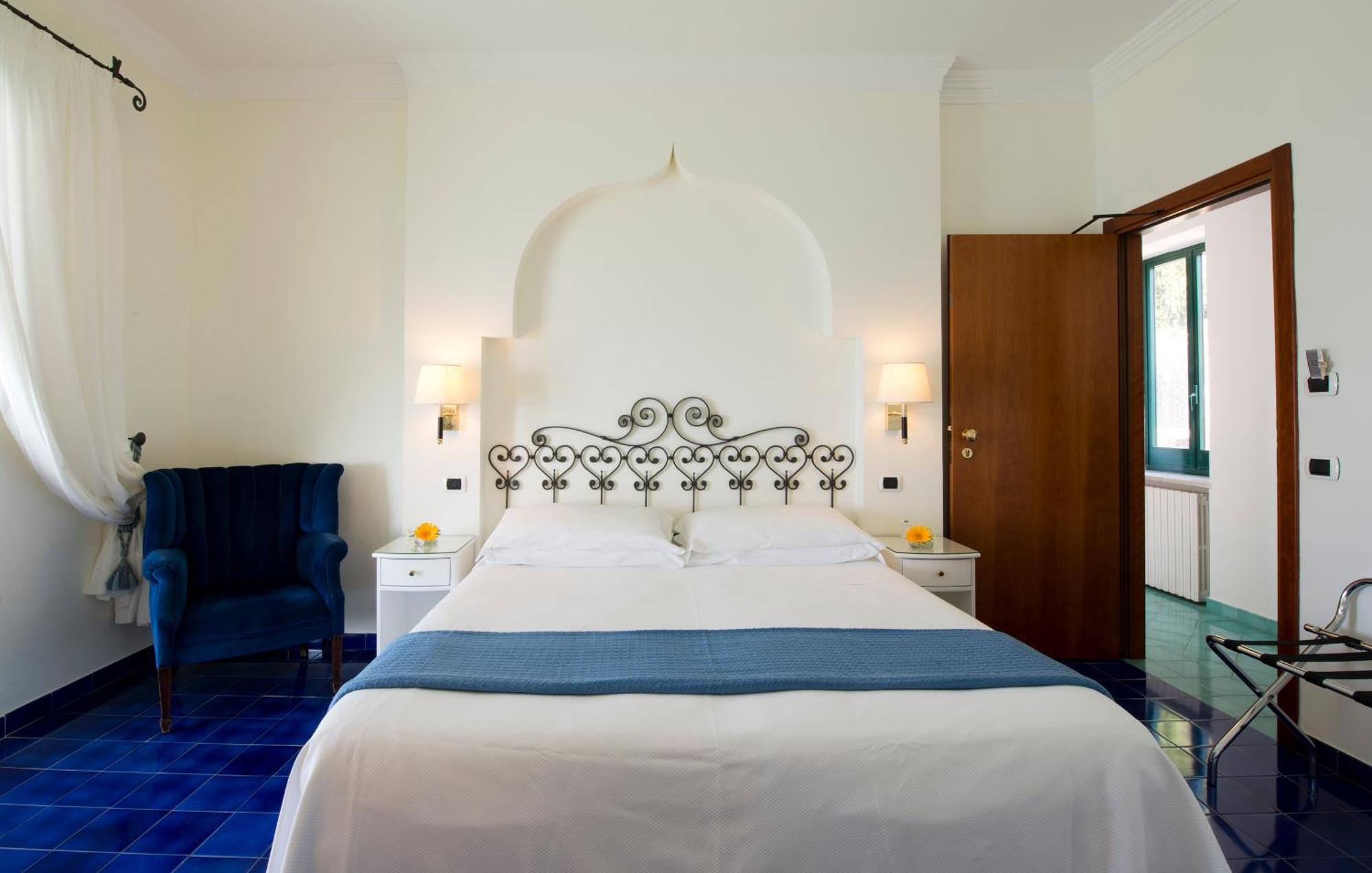 Deluxe Double or Twin Room with Spa Bath,1710506362:JPEG