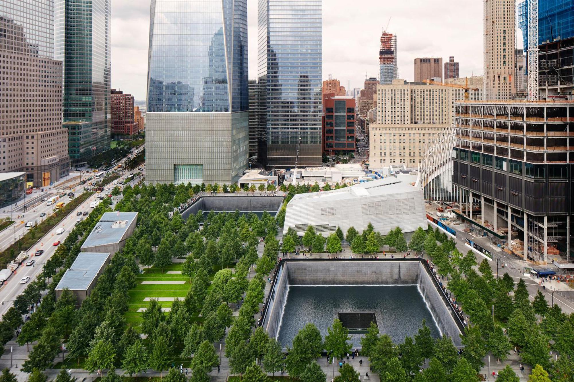 Quarto Queen Superior com Vista do Memorial 911
