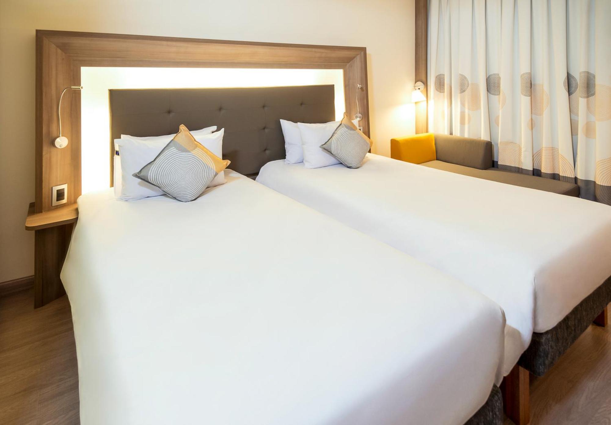 Superior Tweepersoonskamer met 2 Aparte Bedden en een Slaapbank