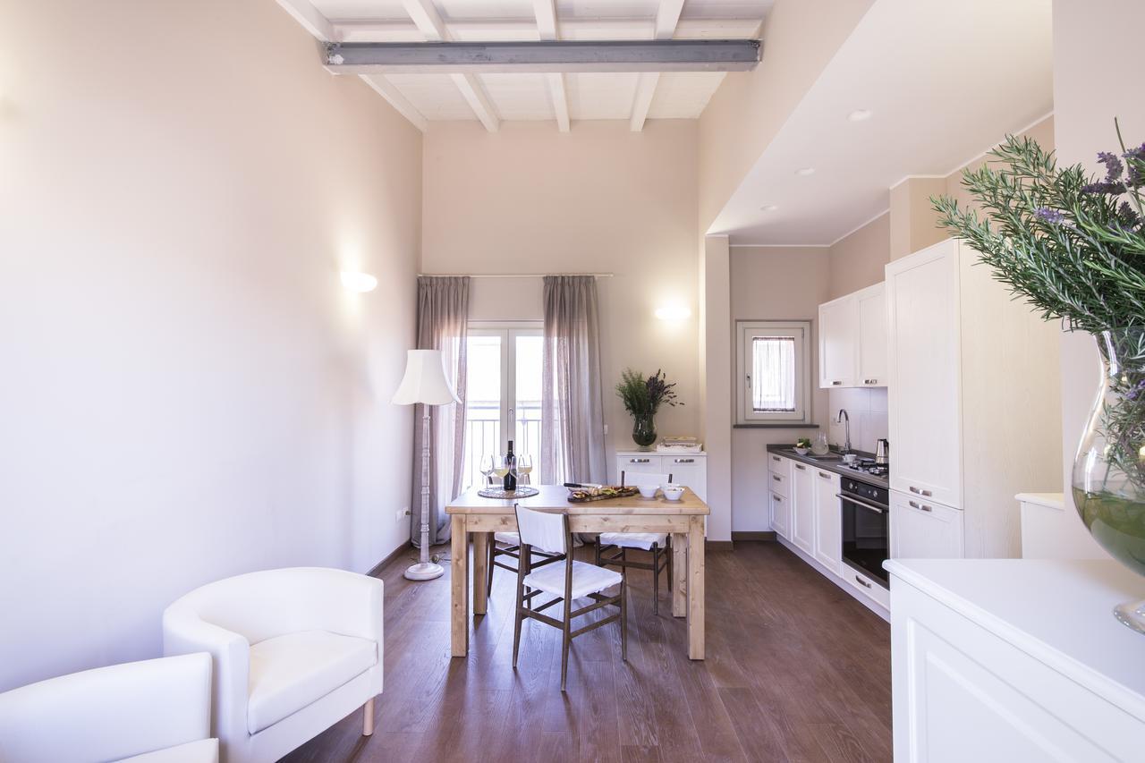 Suite mit Queensize-Bett und Whirlpool