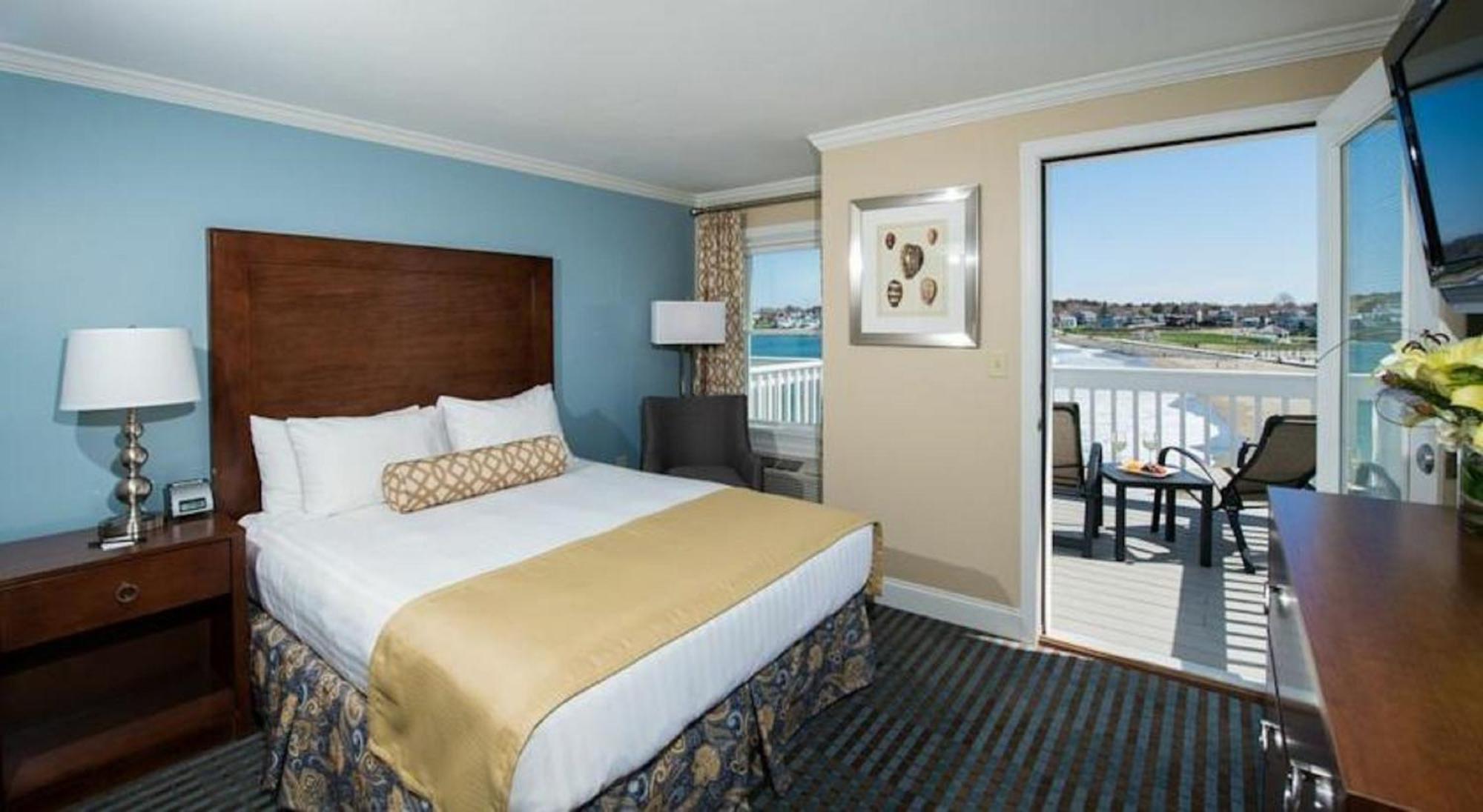 Queen Center Room Ocean Front,173917671:JPEG