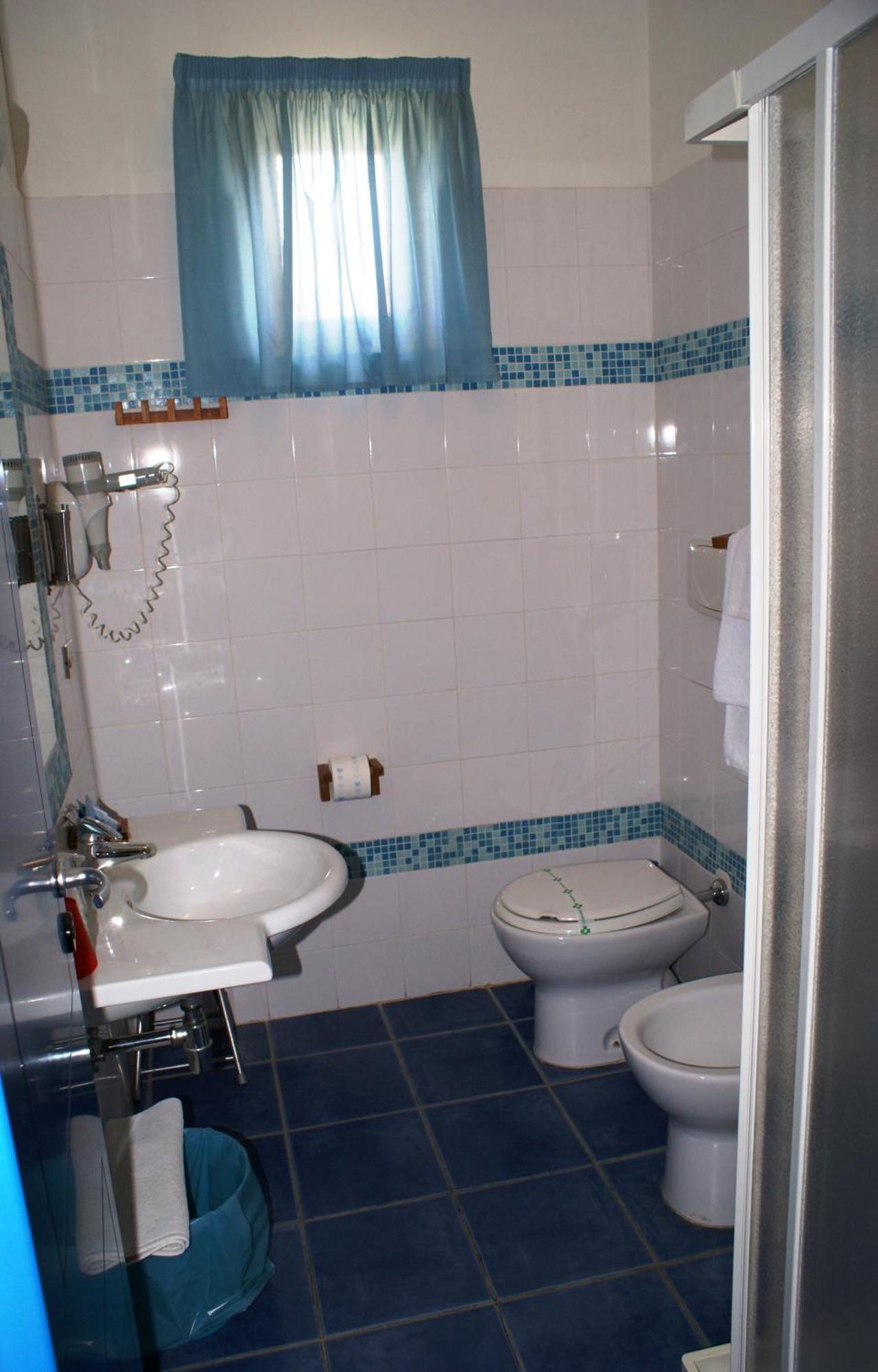 Camera Tripla (2 Adulti + 1 Bambino)