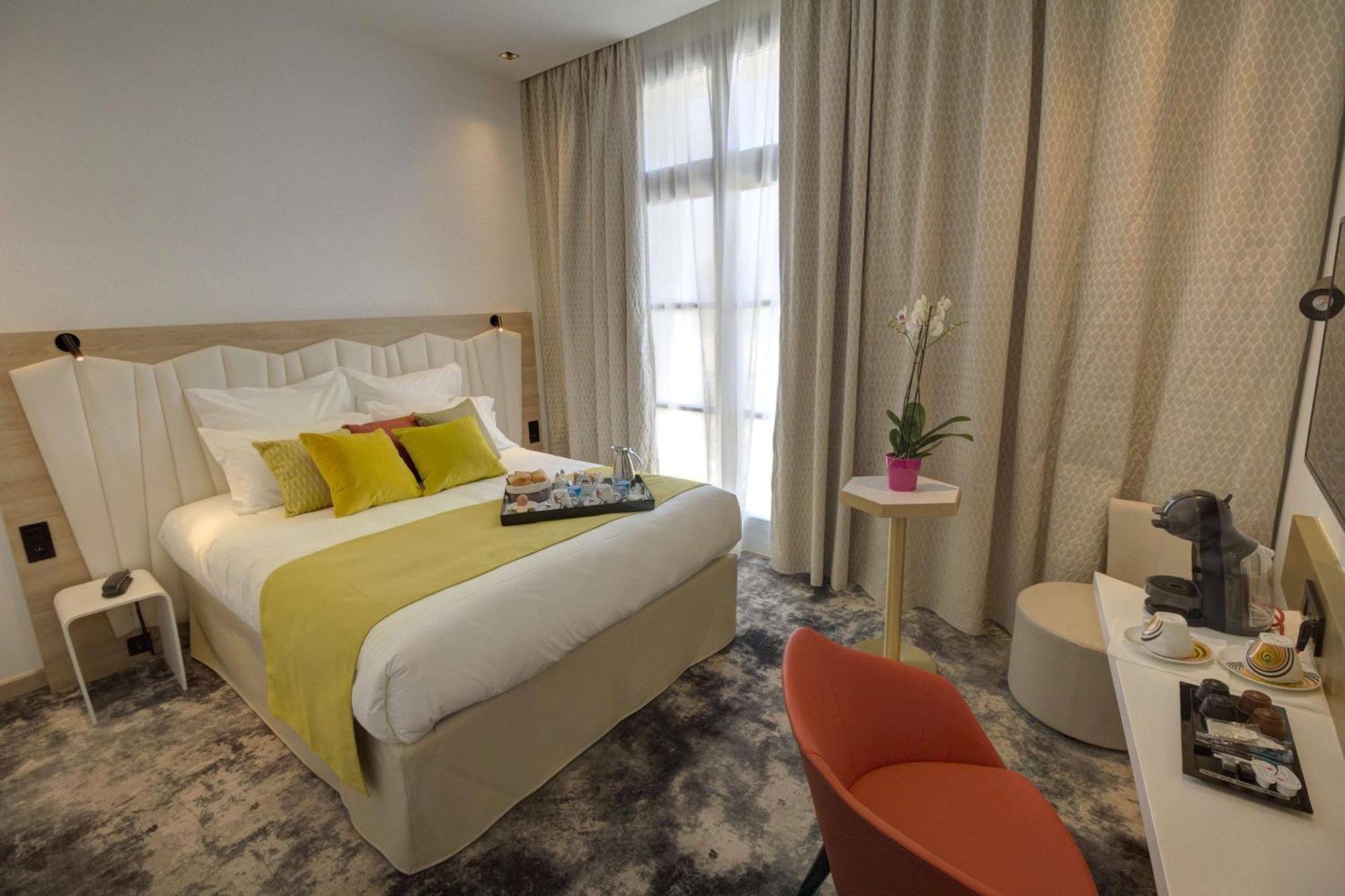 Chambre Lit Queen-Size Classique