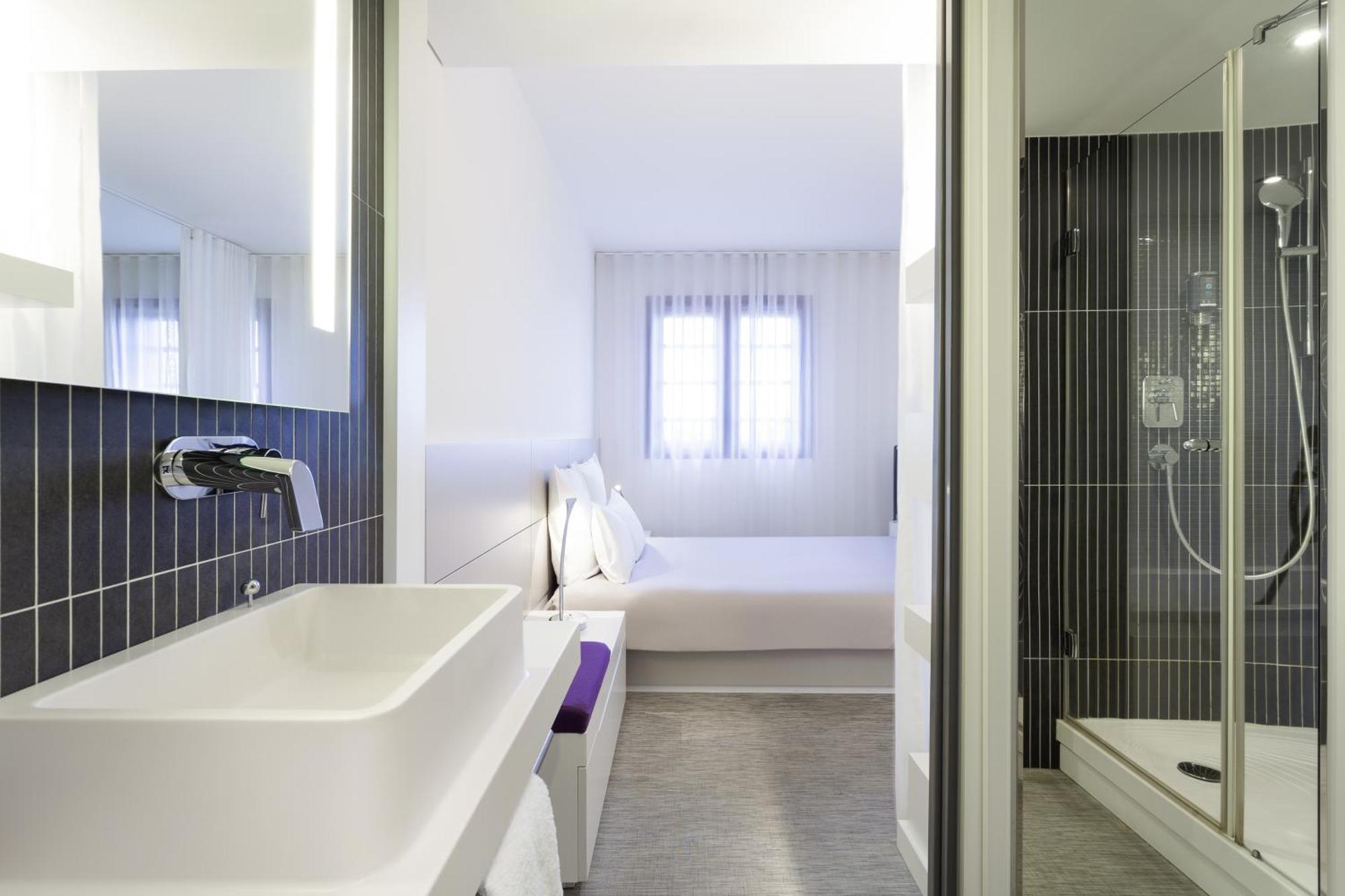 Suite Supérieure Un Lit Double et Un Lit Simple