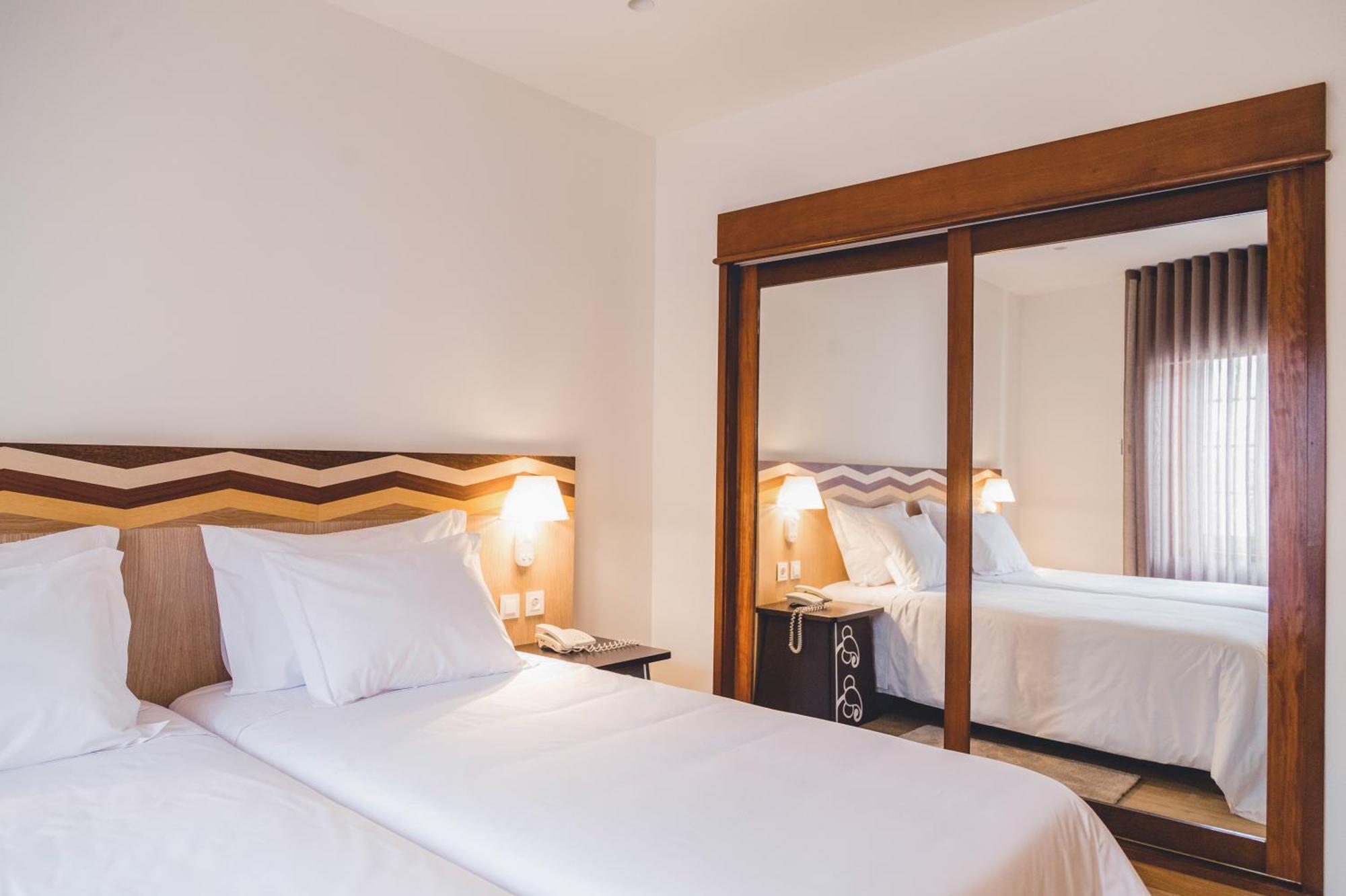 Twin Room,995688211:JPEG