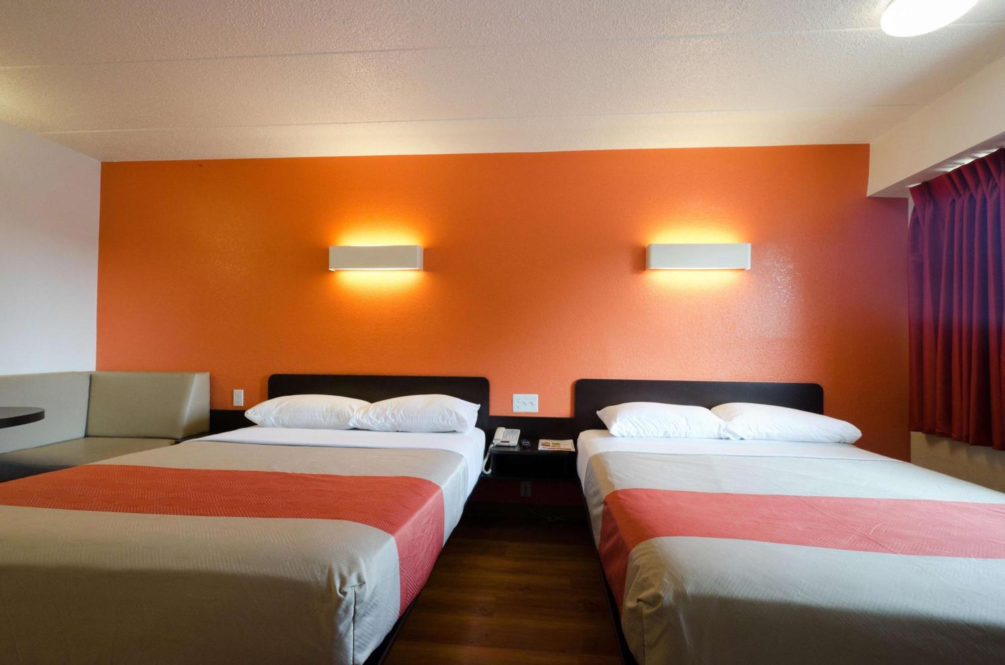 Queen Room with Two Queen Beds - Disability Access - Roll In Shower