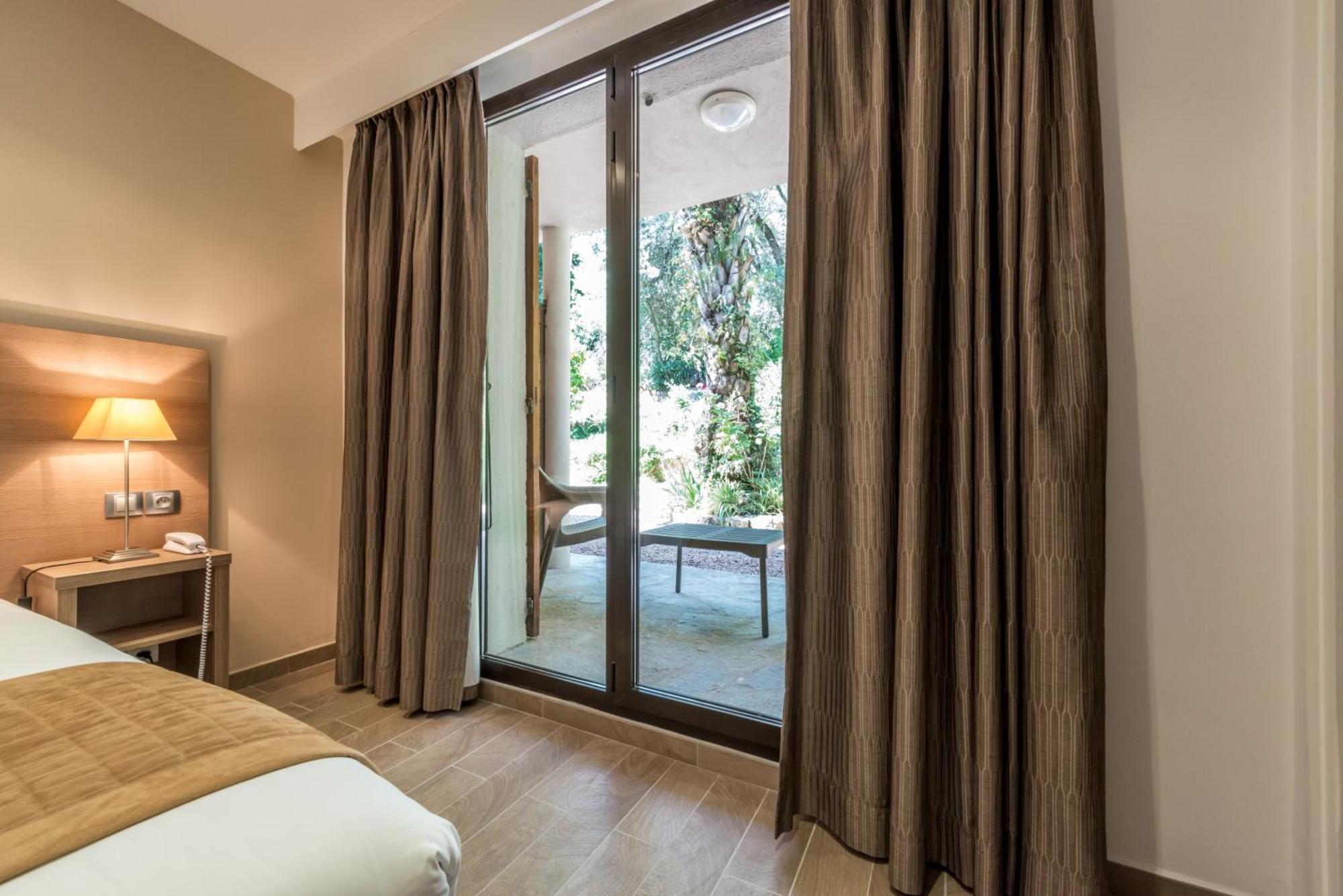 Chambre Double avec Terrasse - Côté Jardin