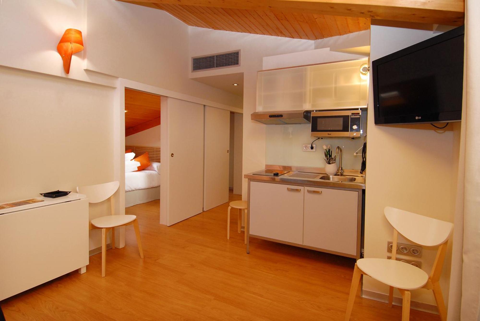 Two-Bedroom Apartment,1580706245:JPEG