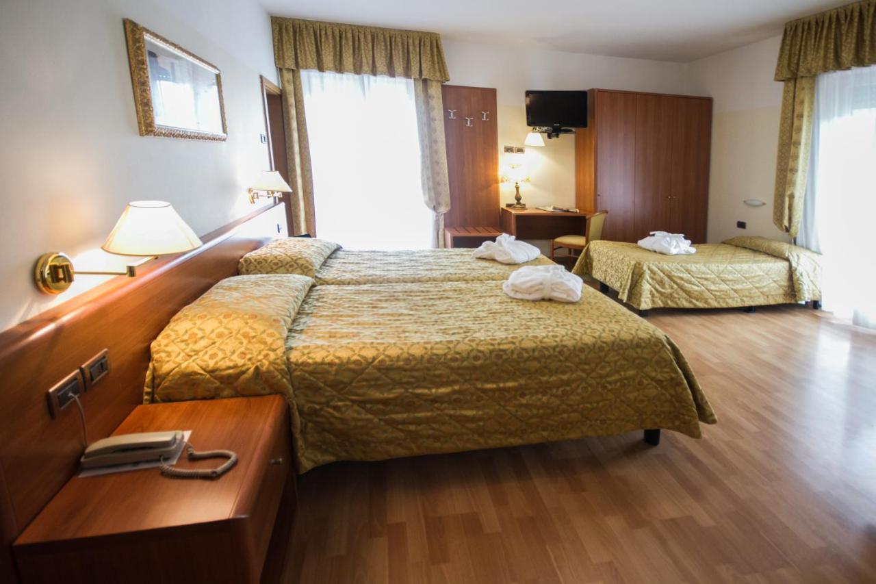 Superior Quadruple Room,736875901:JPEG